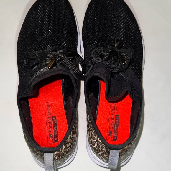 Black New Balance Tennis Shoes. - Picture 3 of 7